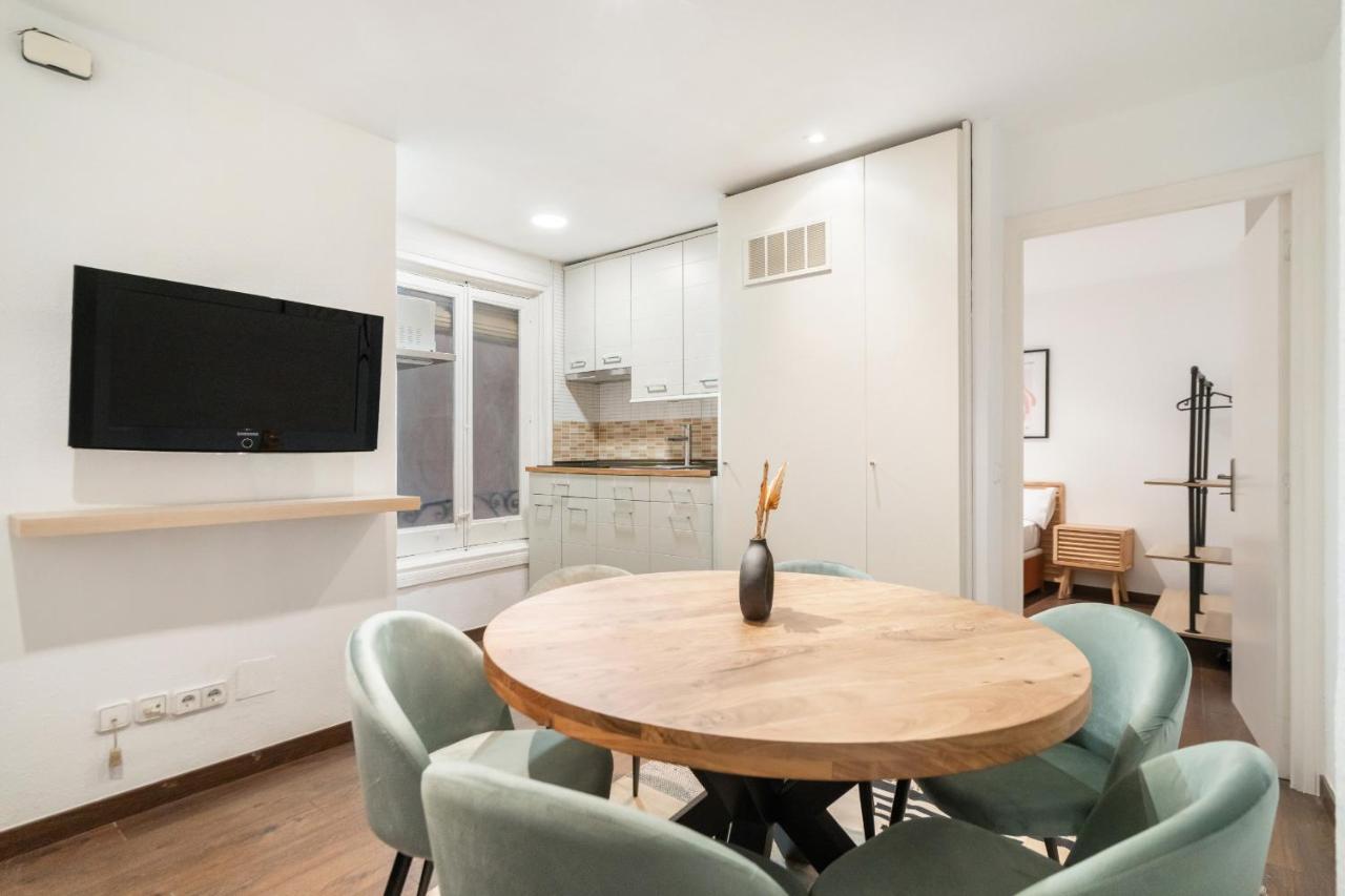 Apartamento En La Puerta Del Sol Apartment Madrid Bagian luar foto