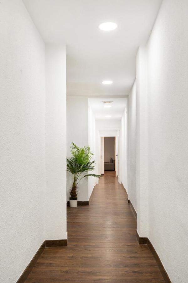 Apartamento En La Puerta Del Sol Apartment Madrid Bagian luar foto