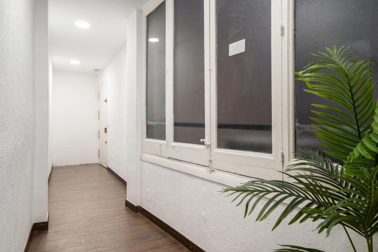 Apartamento En La Puerta Del Sol Apartment Madrid Bagian luar foto