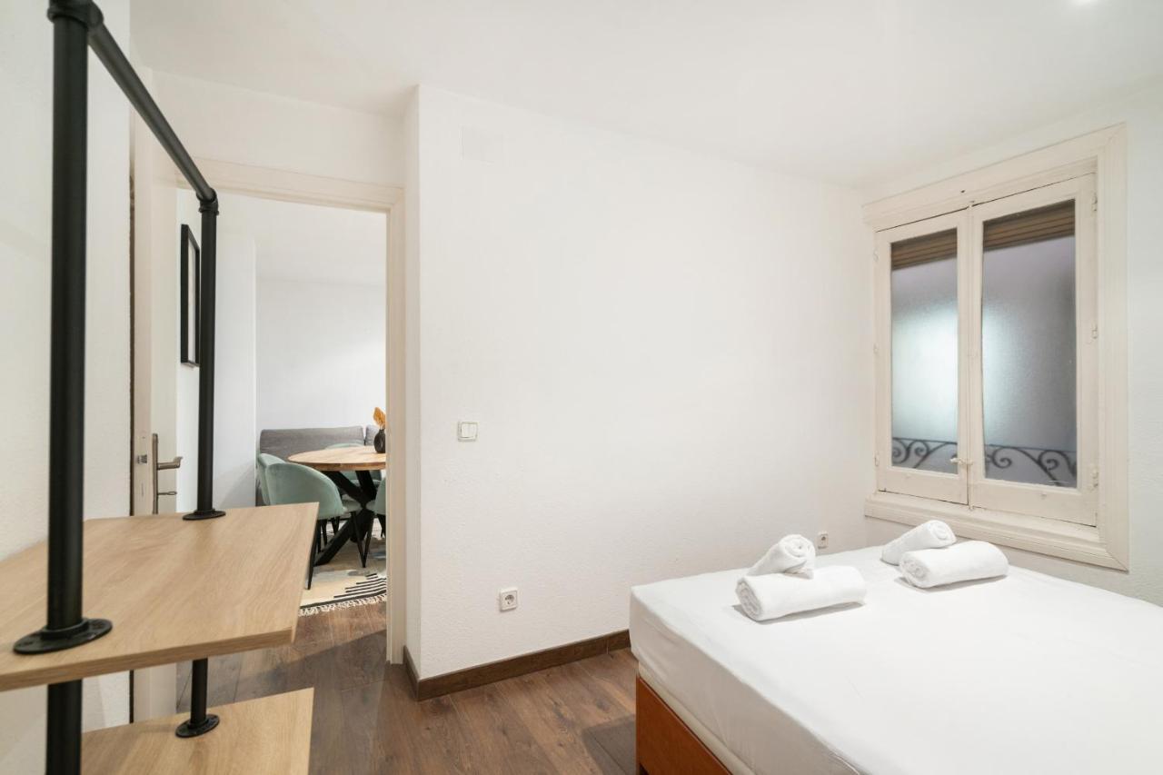 Apartamento En La Puerta Del Sol Apartment Madrid Bagian luar foto