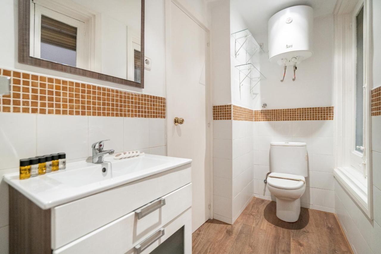 Apartamento En La Puerta Del Sol Apartment Madrid Bagian luar foto
