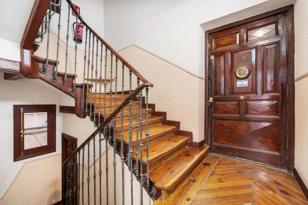 Apartamento En La Puerta Del Sol Apartment Madrid Bagian luar foto